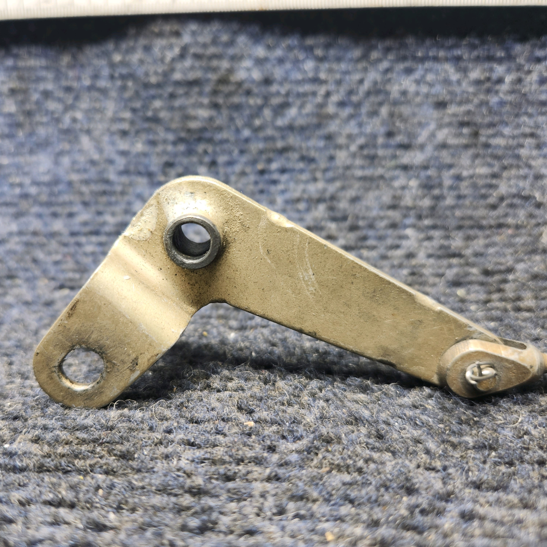 Used aircraft parts for sale, 96-420033-11 BEECHCRAFT 95-55B Cabin Door Latch Tube  w/ Pin