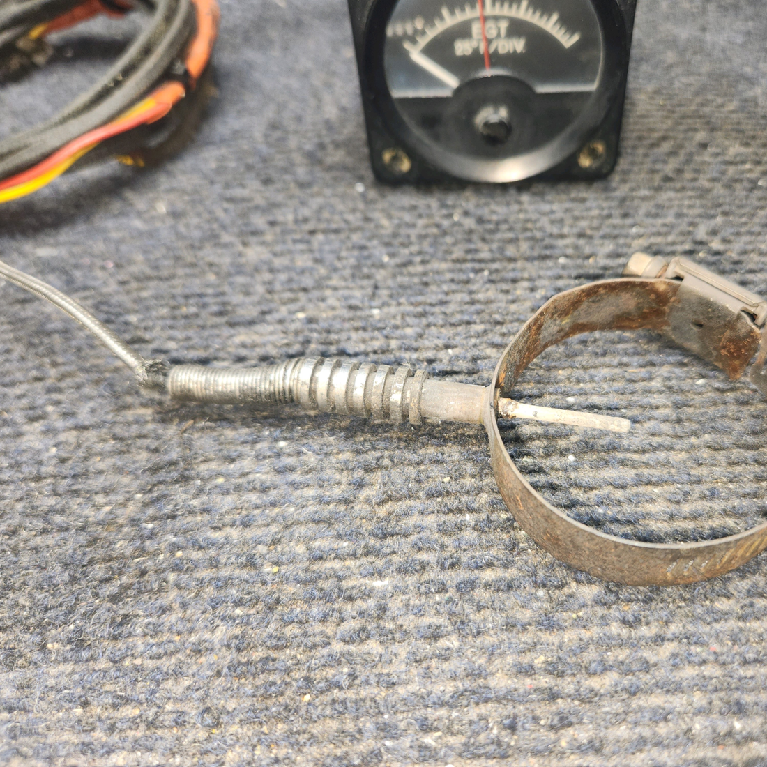 Used aircraft parts for sale, 202A 7A Alcor Aviation Piper PA28RT-201 EGT Gauge W/ Probe