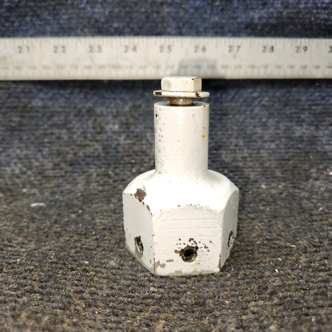 Used aircraft parts for sale, 0441130-2 Cessna 172E Main Gear Axle Fairing Nut