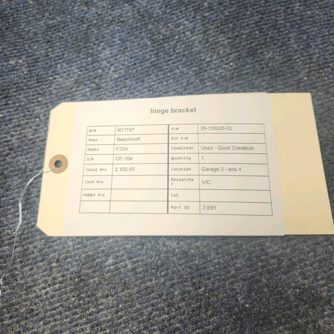 Used aircraft parts for sale, 35-135025-32 Beechcraft F33A HINGE BRACKET