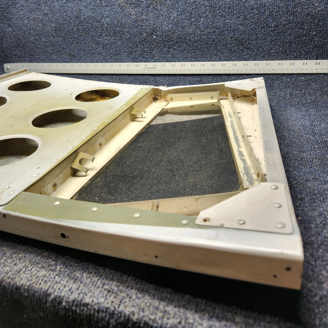 Used aircraft parts for sale, 69853-006 & 69853-806 Piper PA32RT-300 FORWARD BAGGAGE DOOR STRUCTURE ASSY PLEASE SEE PICS.