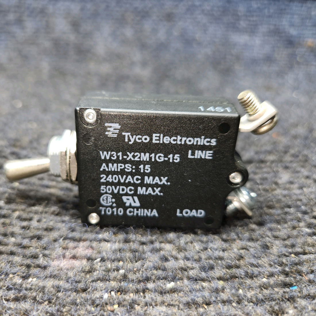 Used aircraft parts for sale, W31X2M1G15 Tyco Electronics W31 Series PIPER PA-24-250 Circuit  Breaker - 15 Amps