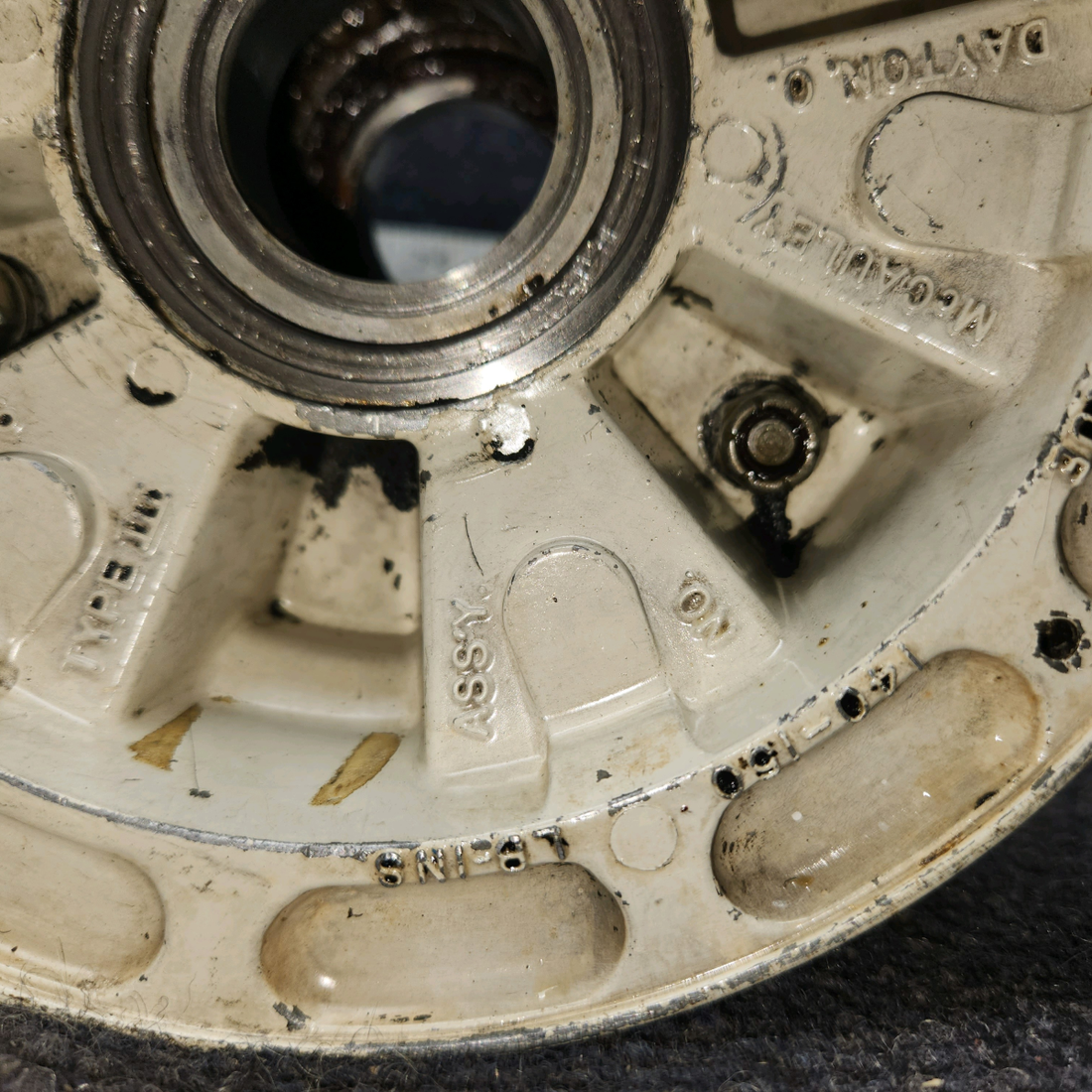 Used aircraft parts for sale, C163005-0201 McCauley cessna 172N Main Landing Gear Wheel