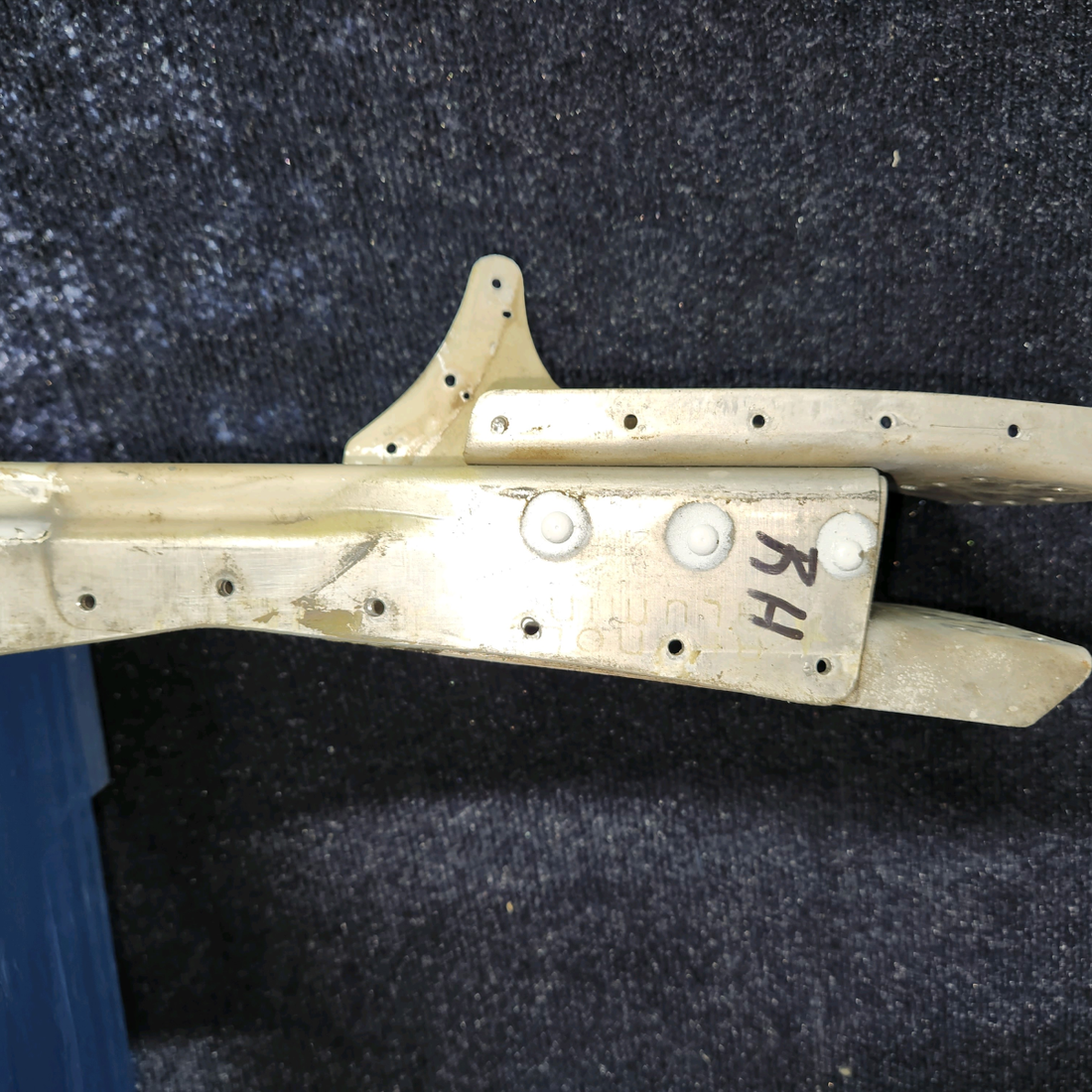 Used aircraft parts for sale, 0513007-6 Cessna 172E Front Doorpost Bulkhead Assembly RH