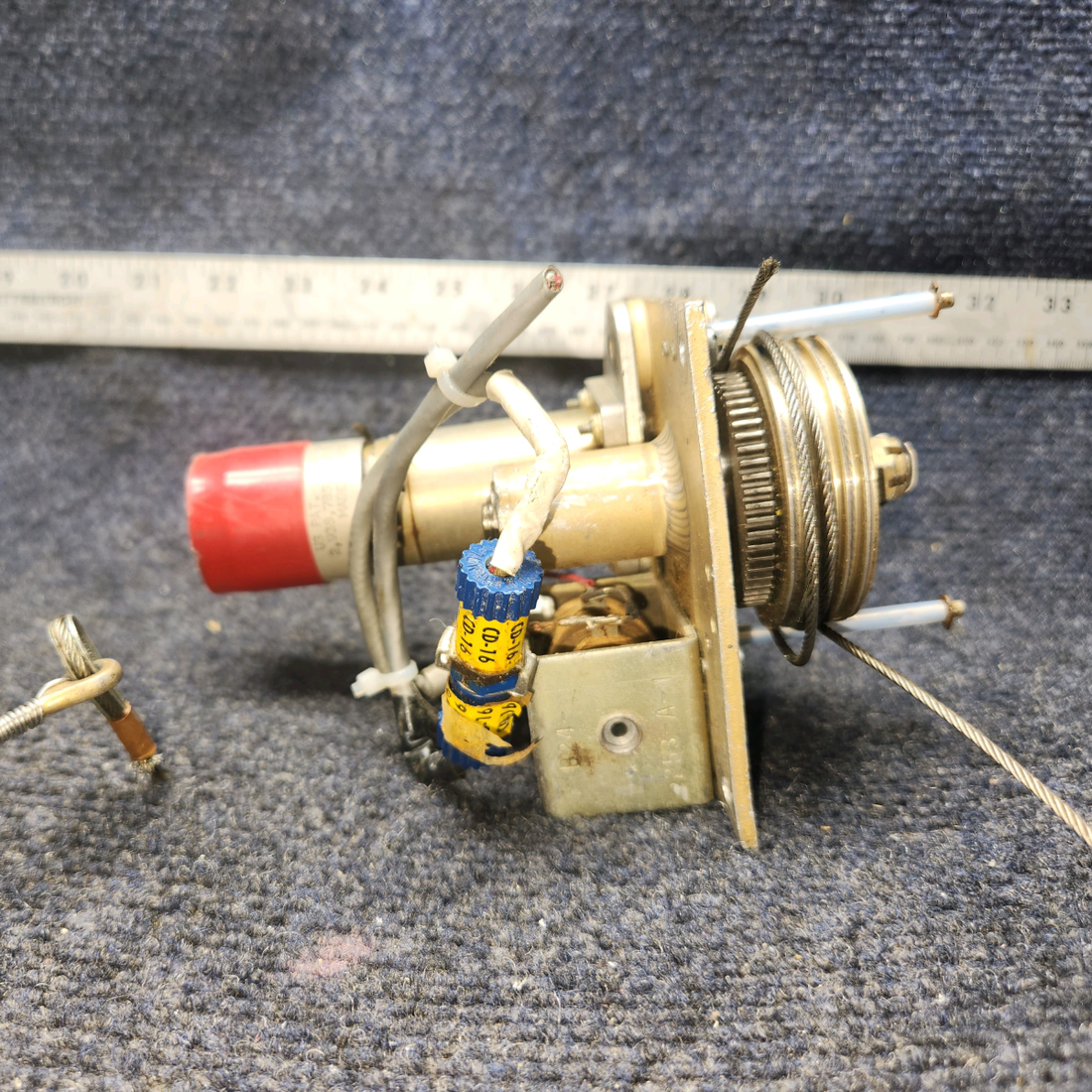 Used aircraft parts for sale, 1D414-194R Century BEECHCRAFT 95-55B Autopilot Pitch Servo 28 VLTS.