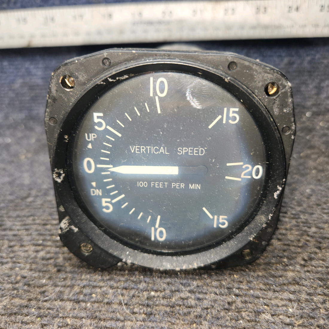 Used aircraft parts for sale, 7000 United Instruments cessna 172N Vertical Speed Indicator