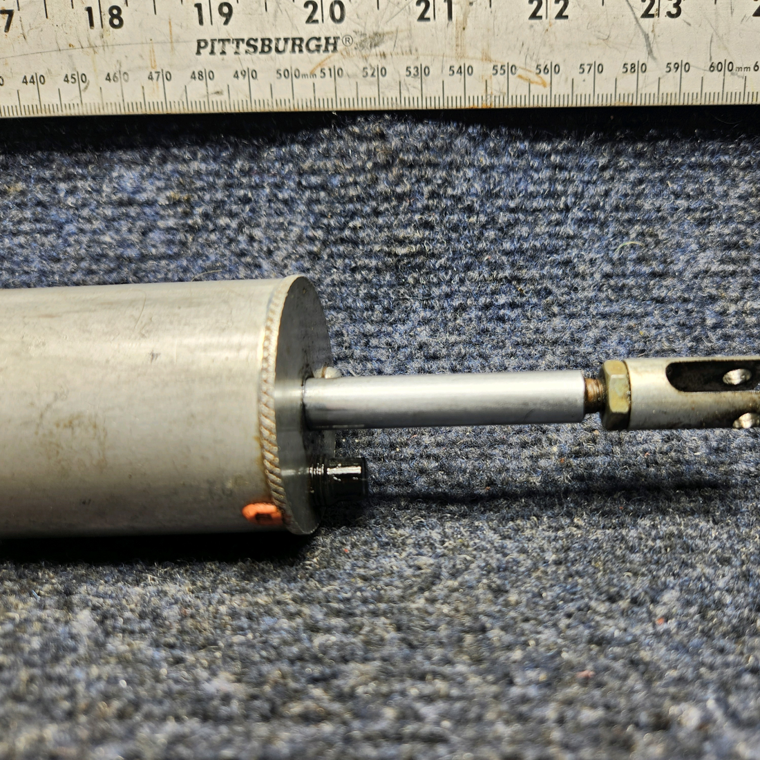 Used aircraft parts for sale, 0541138-22 CESSNA 172K MASTER BRAKE CYLINDER ASSEMBLY