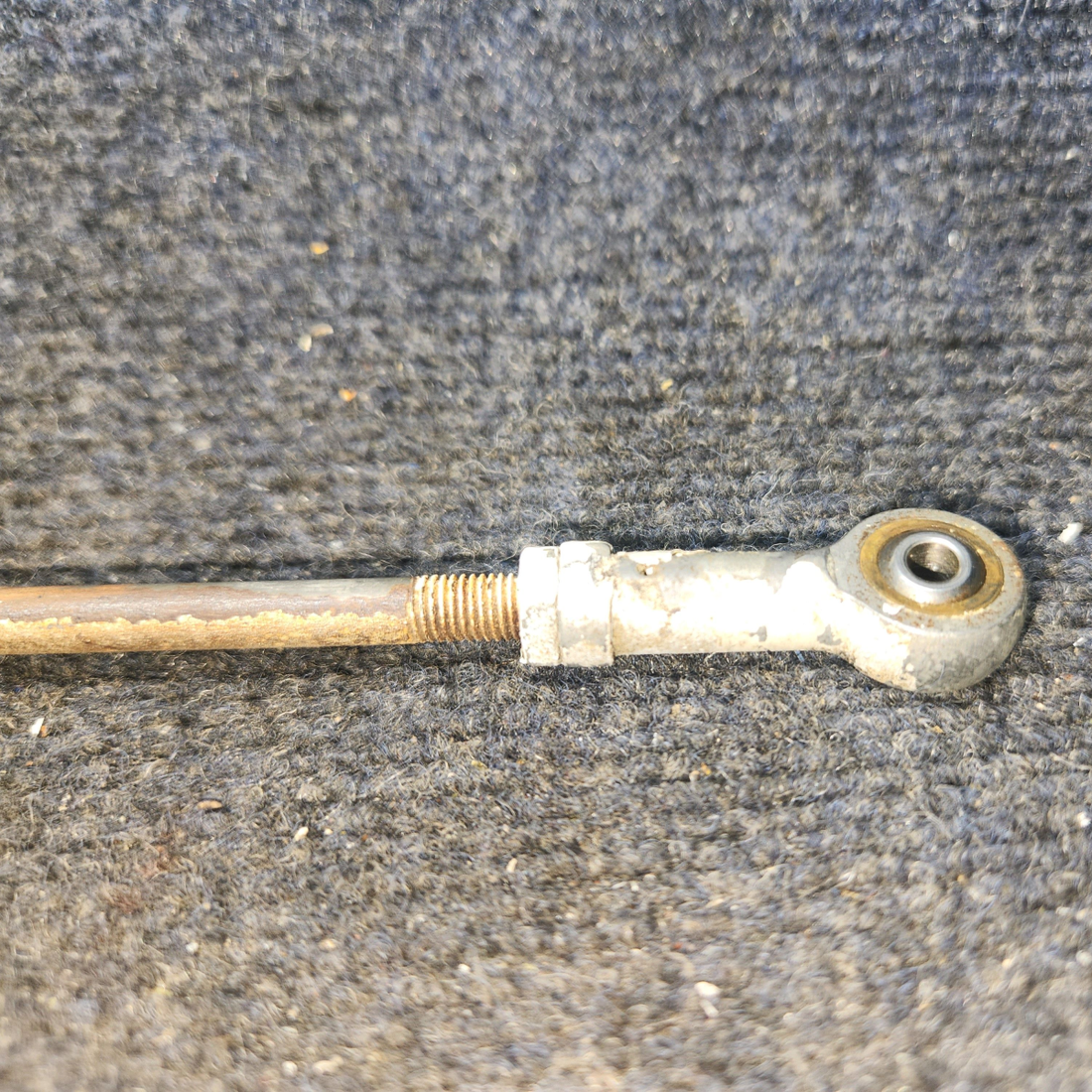 Used aircraft parts for sale, 0523218-2 Cessna 172F Aileron Push Pull Rod Assembly