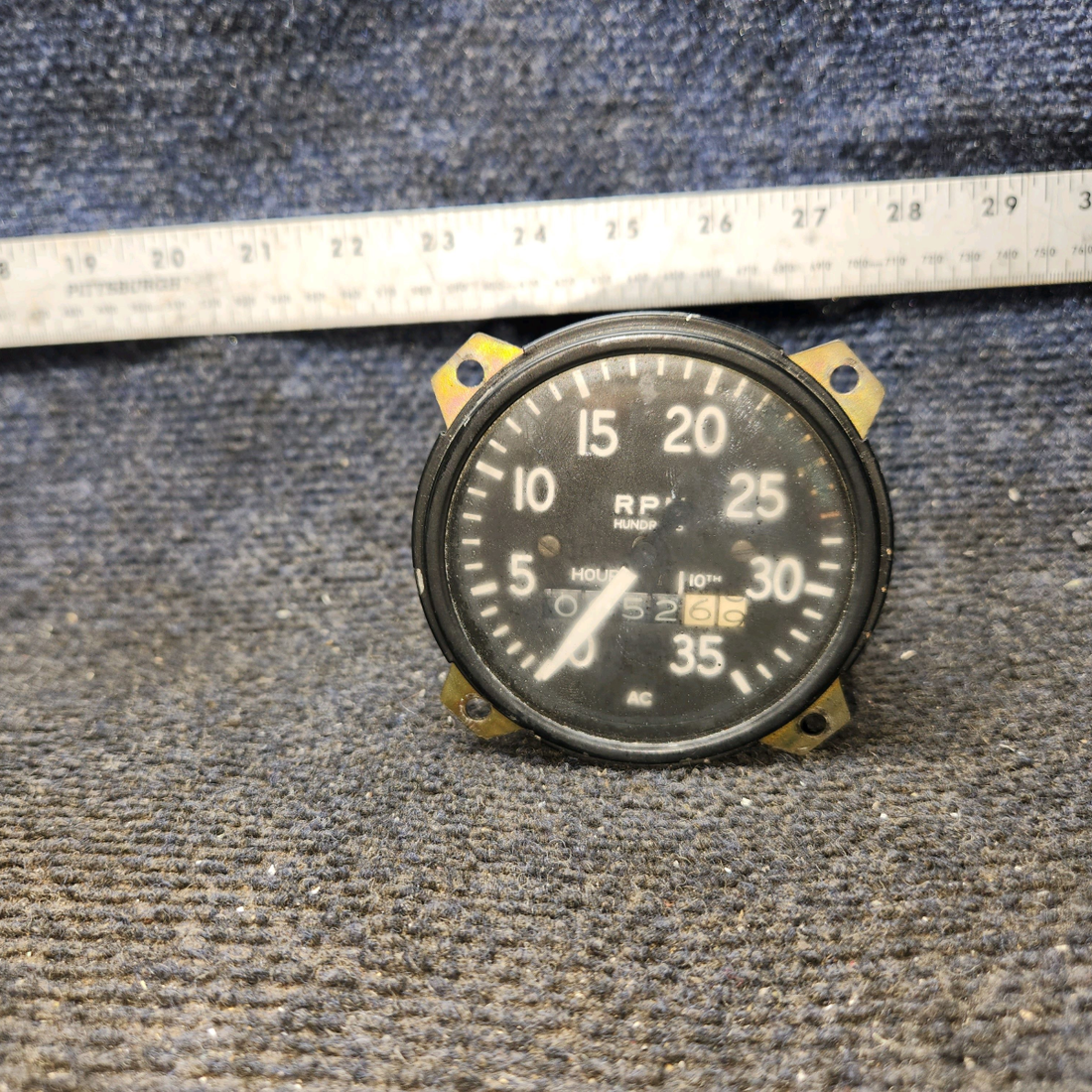 Used aircraft parts for sale, S1305-6 Cessna 172F Tachometer