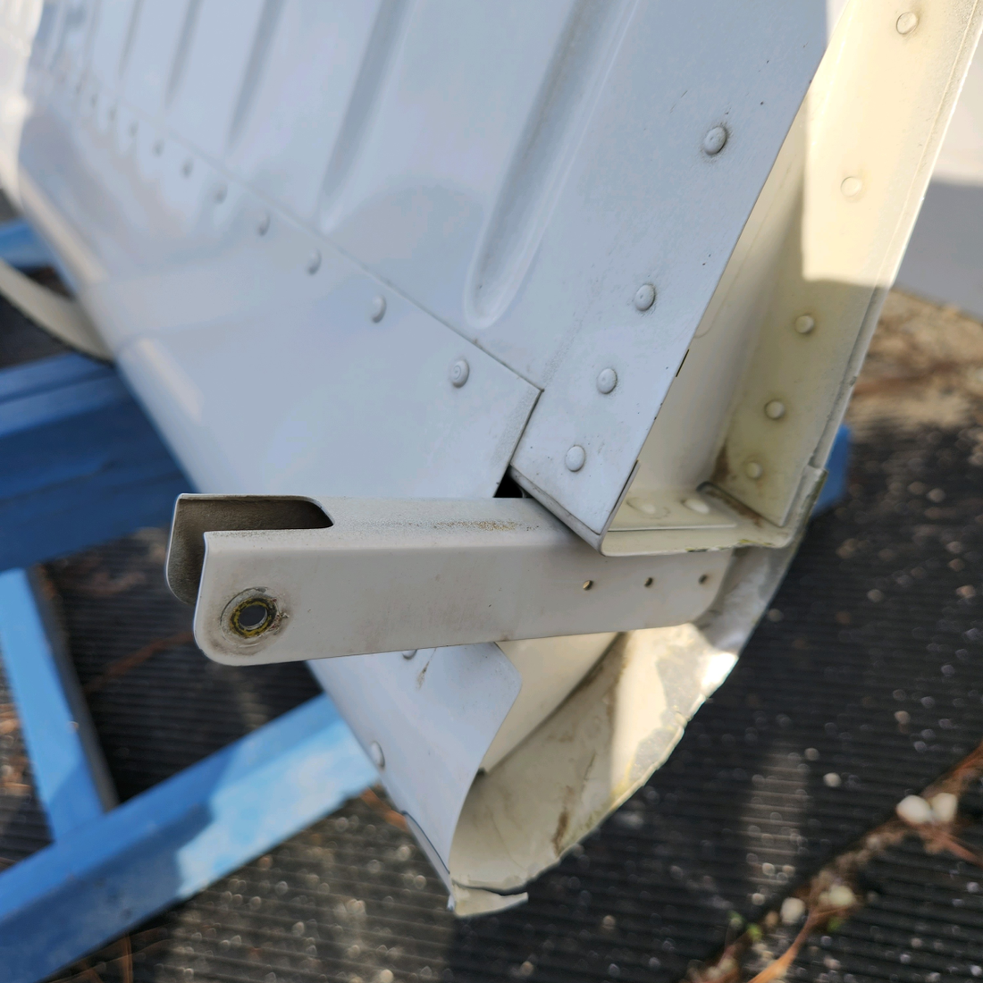 Used aircraft parts for sale, 65590-001 PIPER PA28-161 Warrior III FLAP ASSEMBLY RH HAVE CRACK INDBOARD