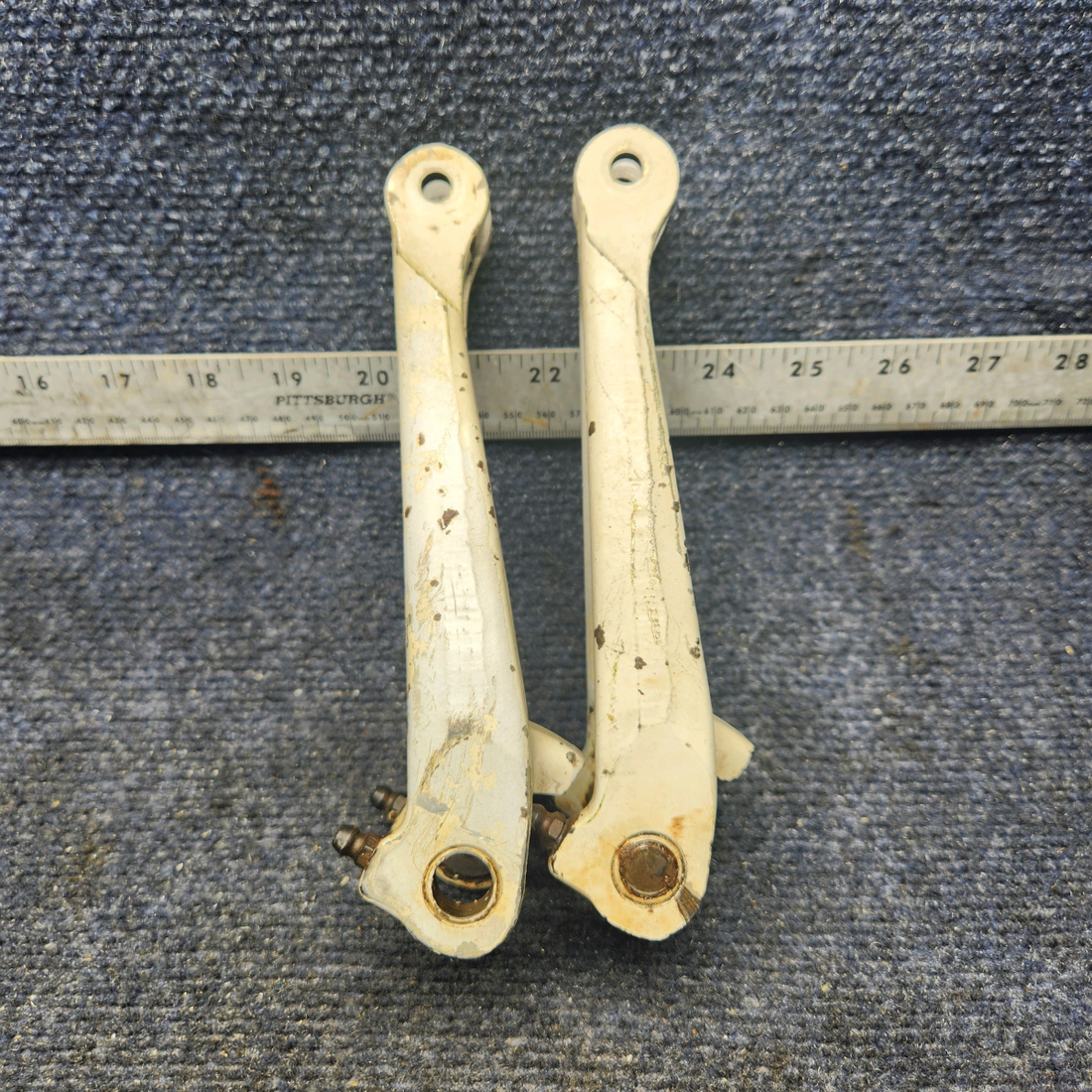 Used aircraft parts for sale, 35-815194-5 Beechcraft F33A MAIN GEAR TORQUE KNEE LOWER PRICE PER EACH