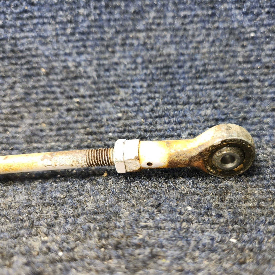 Used aircraft parts for sale, 0523218-2 Cessna 172E Aileron Push Pull Rod Assembly