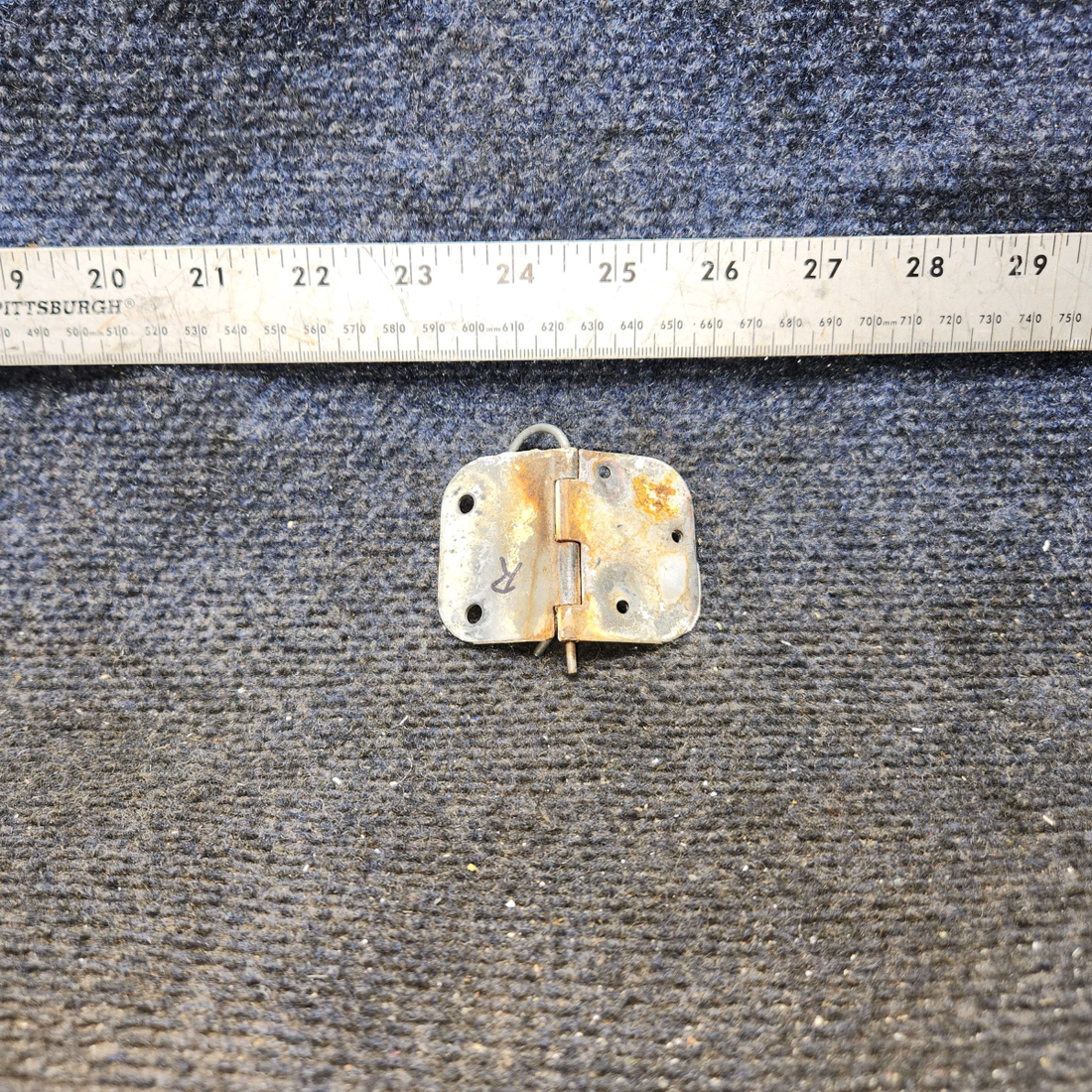 Used aircraft parts for sale, 0511280-4 Cessna 172E Cabin Door Lower Hinge Assembly RH