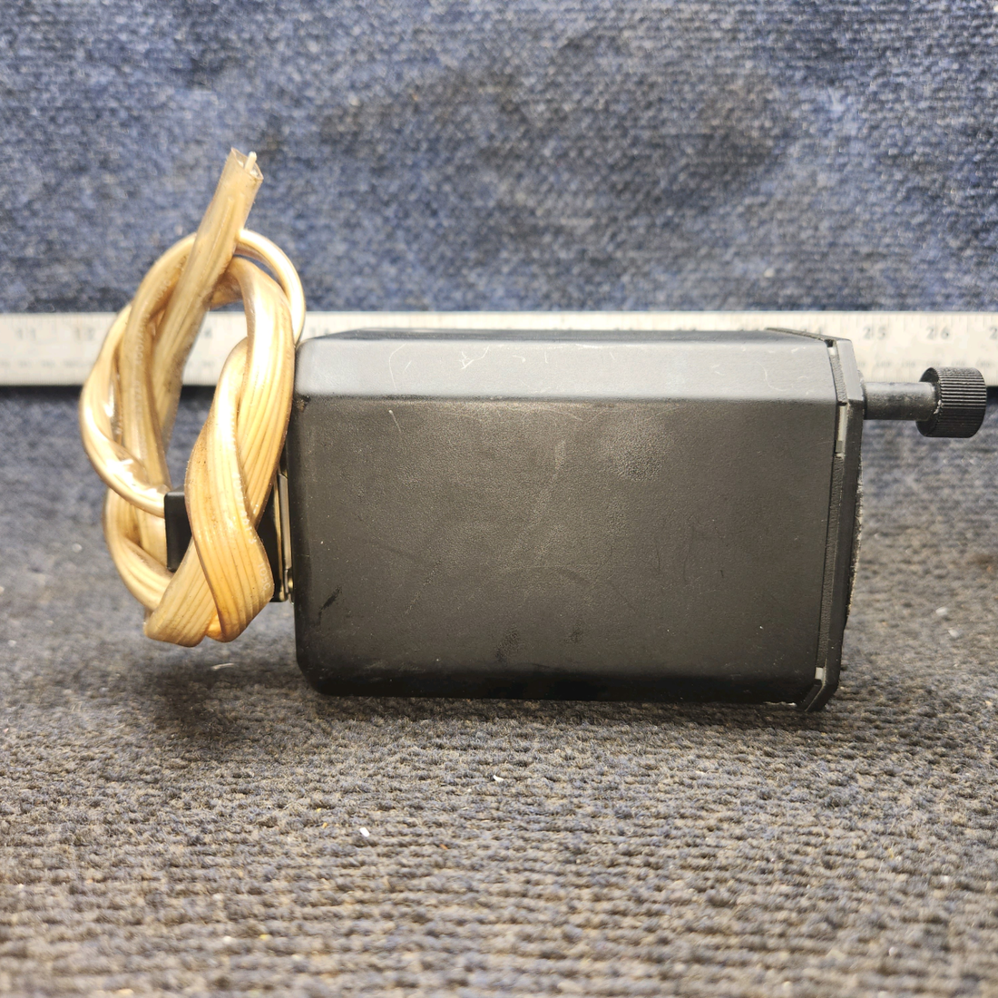Used aircraft parts for sale, ID-825 Narco Avionics Piper PA-28-140 Localizer Glideslope Indicator With connector