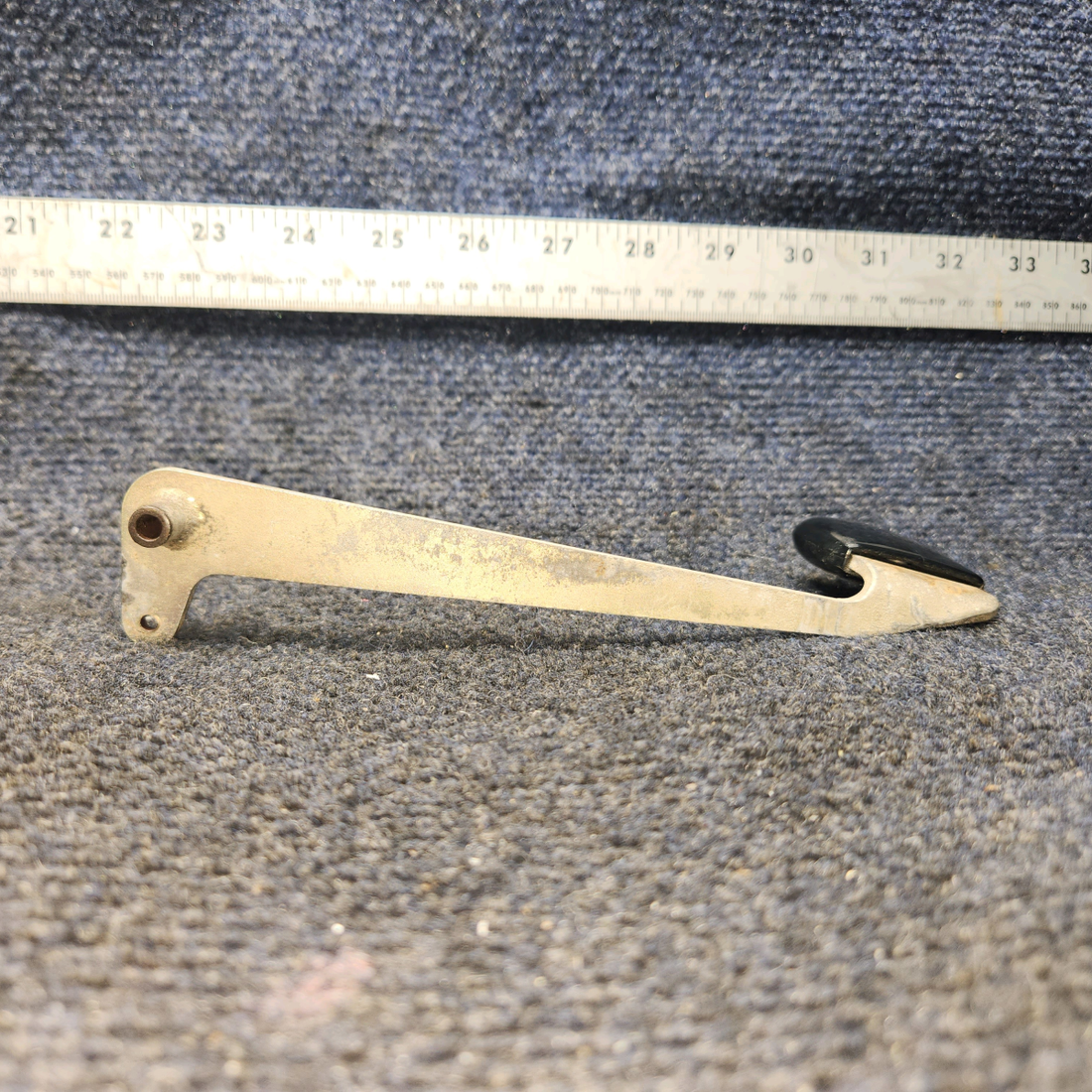 Used aircraft parts for sale, 79515-013 Piper PA28-161 Interior Cabin Door Handle Assy