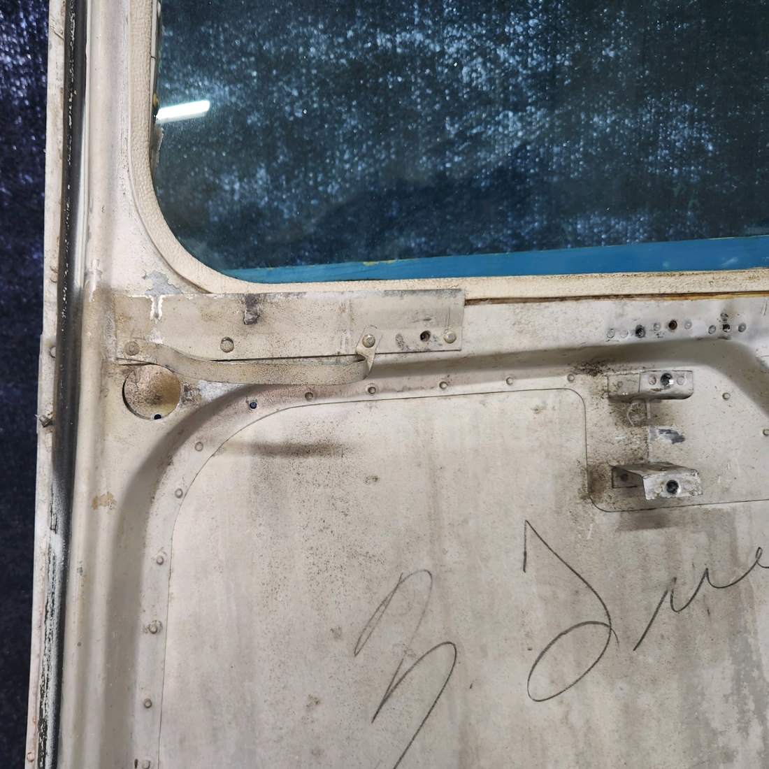 Used aircraft parts for sale, 0413033-2 cessna 150G Cabin Door – RH