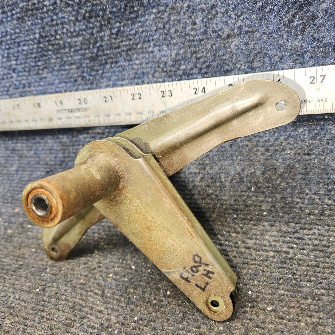 Used aircraft parts for sale, 0523535 Cessna 172E Flap Bellcrank Assy LH