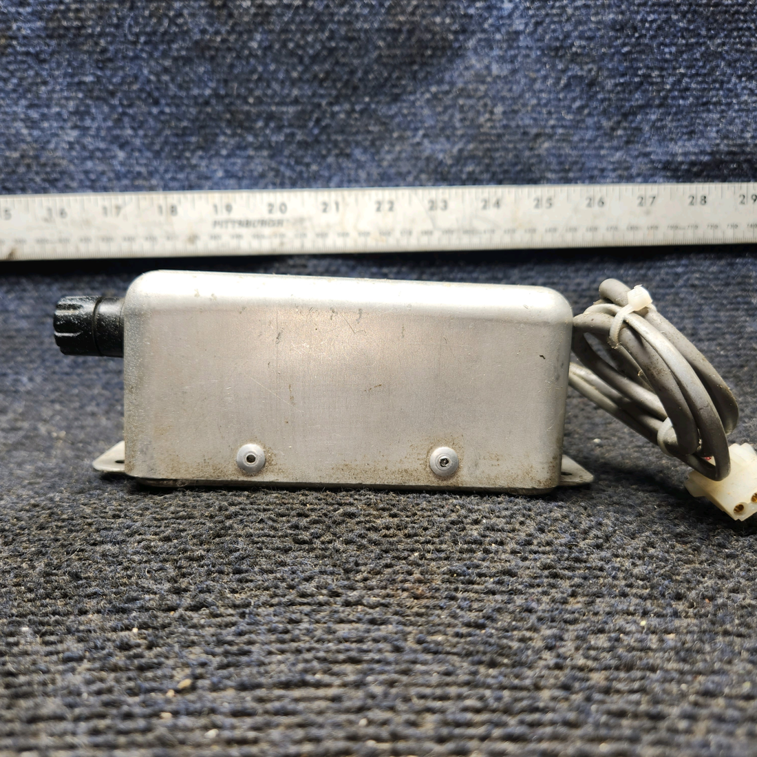 Used aircraft parts for sale, A490,T1-28 Whelen Strobe Light Power Supply (28V)