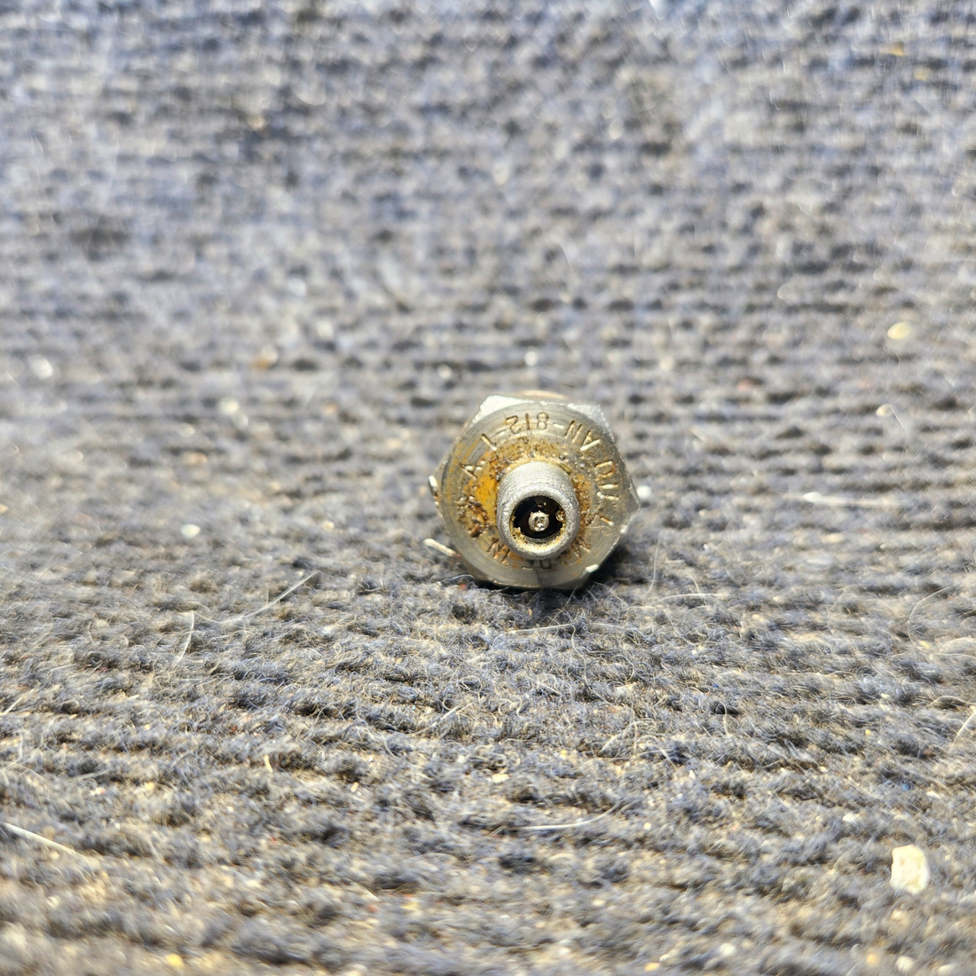 Used aircraft parts for sale, 0543036-1 cessna 172N Valve Assembly