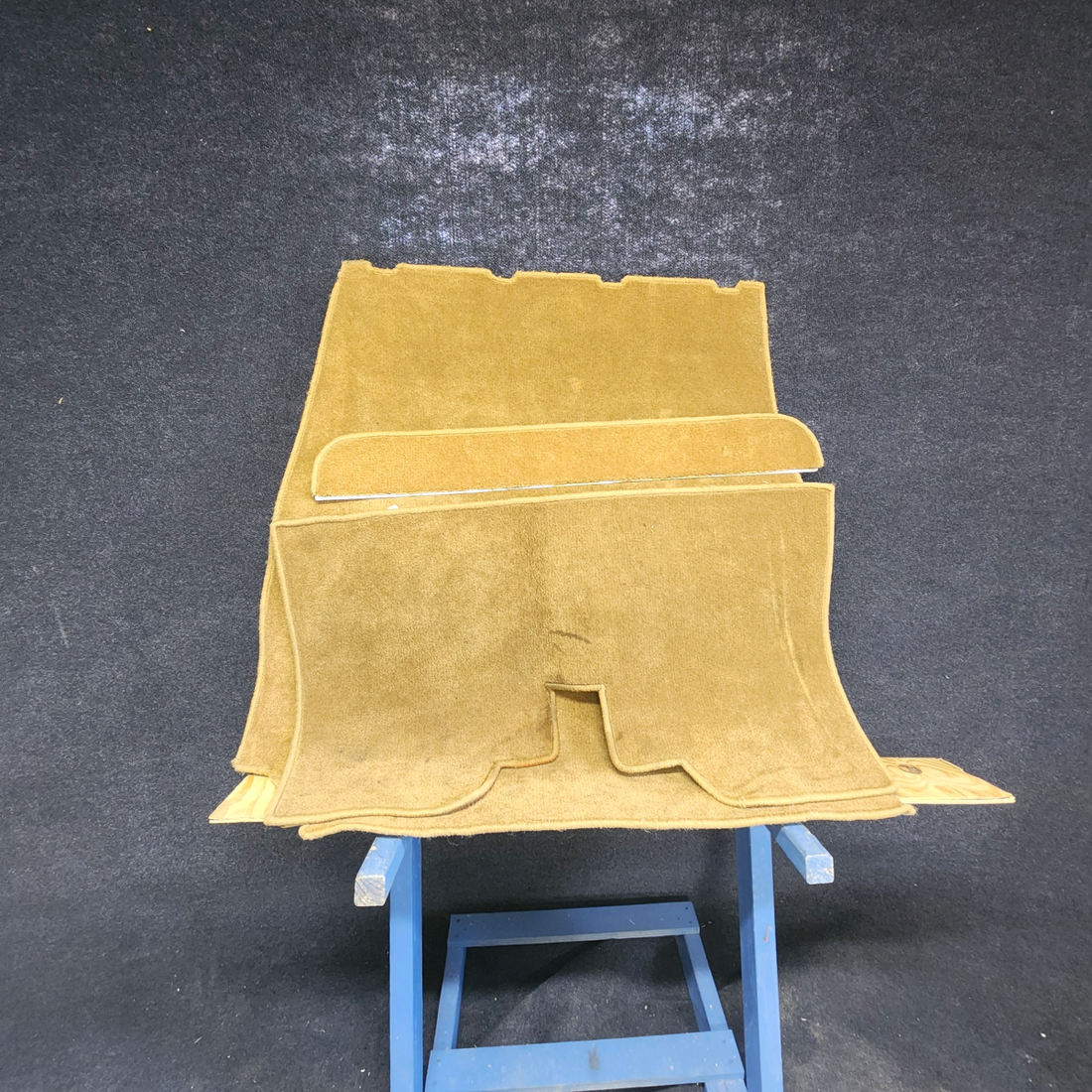 Used aircraft parts for sale, 33-530024 / 33-530041 Beechcraft F33A F33A LEATHER FOUR SEAT AND CARPET "SEE PHOTOS FOR DETAILS":