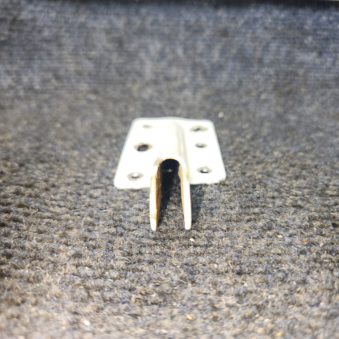 Used aircraft parts for sale, 79475-007 Piper PA28-161 Upper Cabin Door Hinge