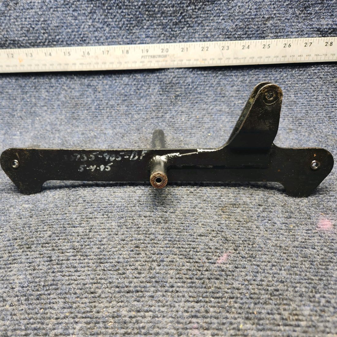 Used aircraft parts for sale, 35135-905 PIPER PA28-161 Warrior III AILERON BELLCRANK ASSY AILERON RH