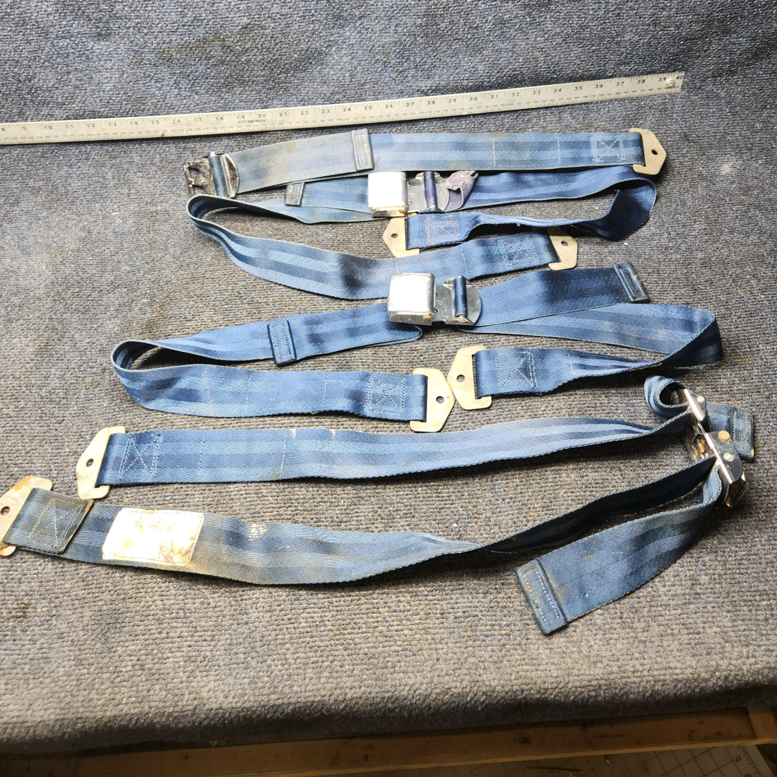 Used aircraft parts for sale, SEAT BELT-SET PIPER PA28-140 PA28-140 Seat Belt Set Pilot-Copilot And Rear Passenger