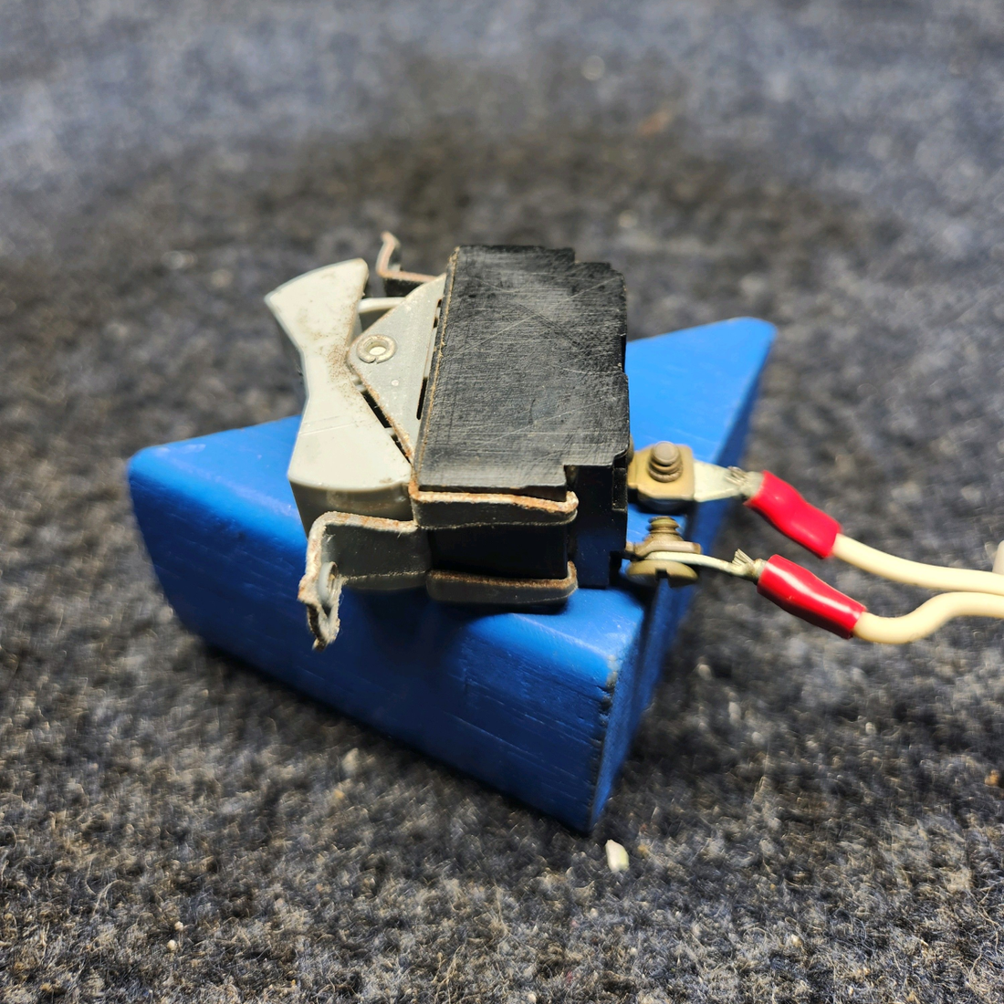 Used aircraft parts for sale, 99377-006 Piper PA32RT-300 ANTI-COLLISION LIGHT SWITCH