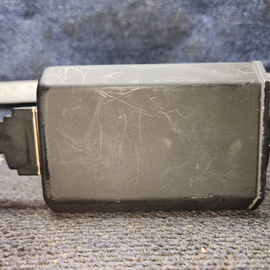 Used aircraft parts for sale, ID-824 Narco Beechcraft 35-33 VOR-LOC  Indicator w/ Connector