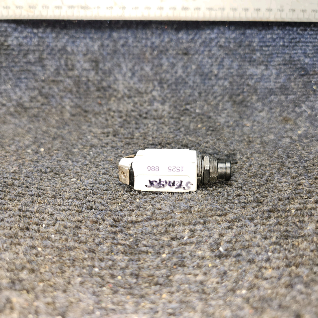 Used aircraft parts for sale, 7277-2-15 klixon 7274-2 PIPER PA-24-250 Circuit Breaker 15 AMP