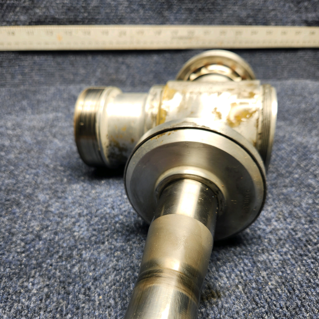 Used aircraft parts for sale, HC-A2V20-4A1 Hartzell BEECHCRAFT F35 HARTZELL TWO BLADE PROPELLER W/ ADAPTER KIT & LOGS (PROP STRUCK)