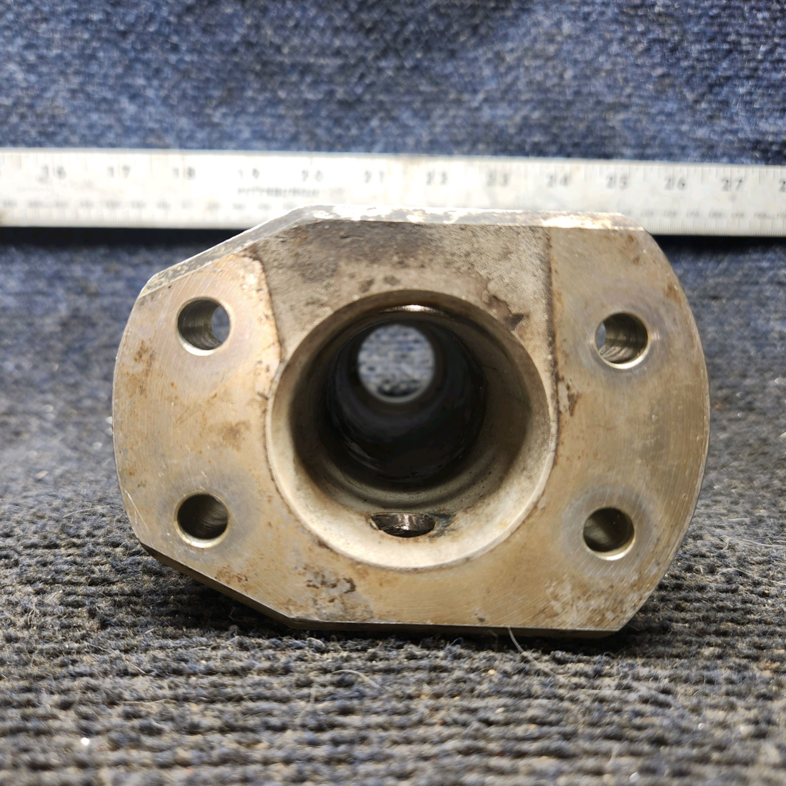 Used aircraft parts for sale, 0541199-1 cessna 172N Main Landing Gear Axle