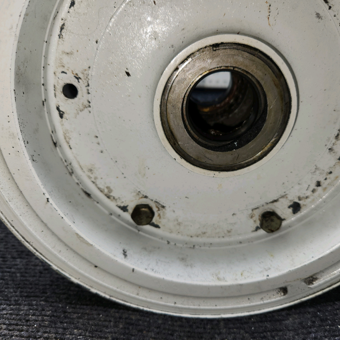 Used aircraft parts for sale, 40-98 BEECHCRAFT 95-55B Main Gear Wheel Assembly – 8"