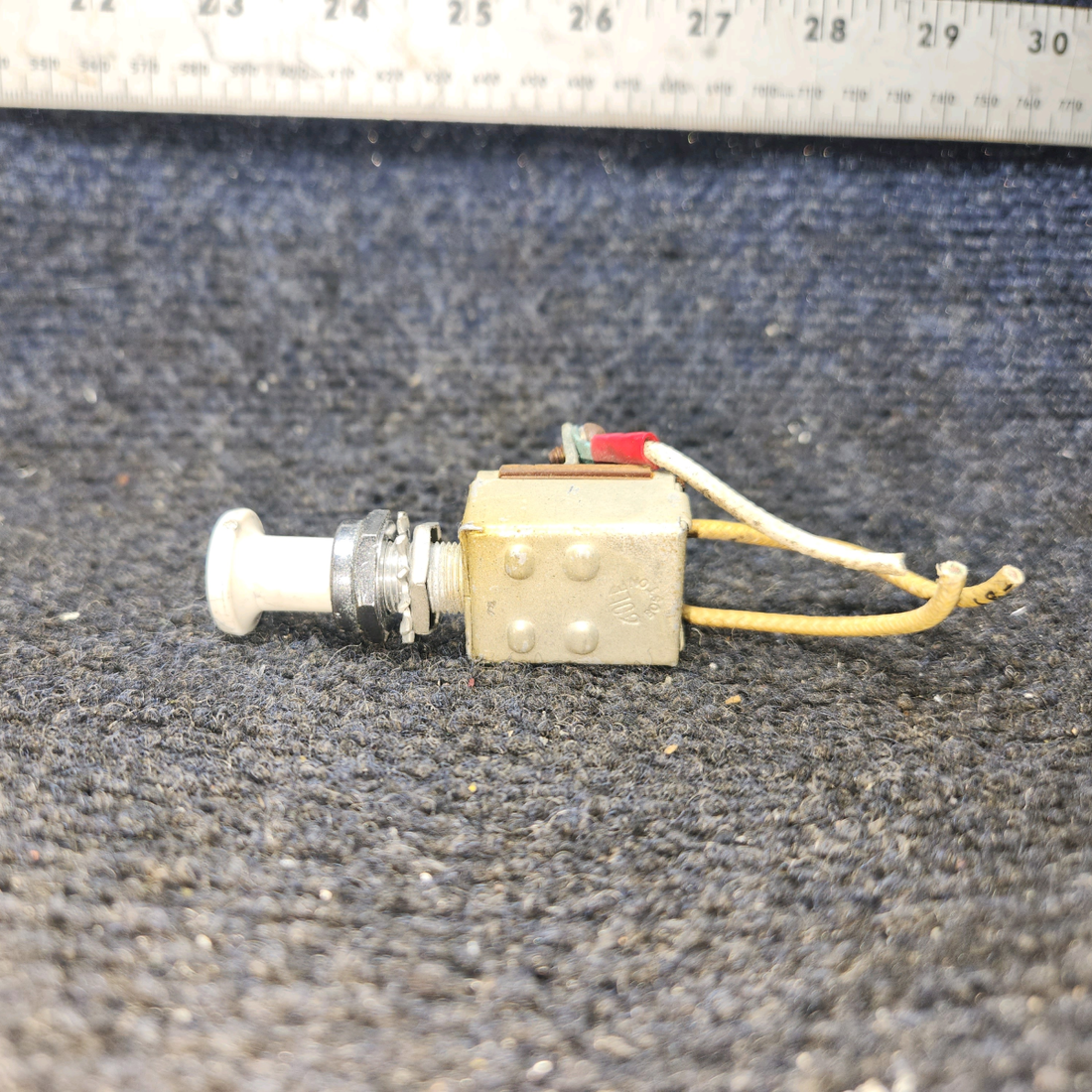 Used aircraft parts for sale, 0713026-4 Cessna 172 Push/Pull (OFF/ON) Switch