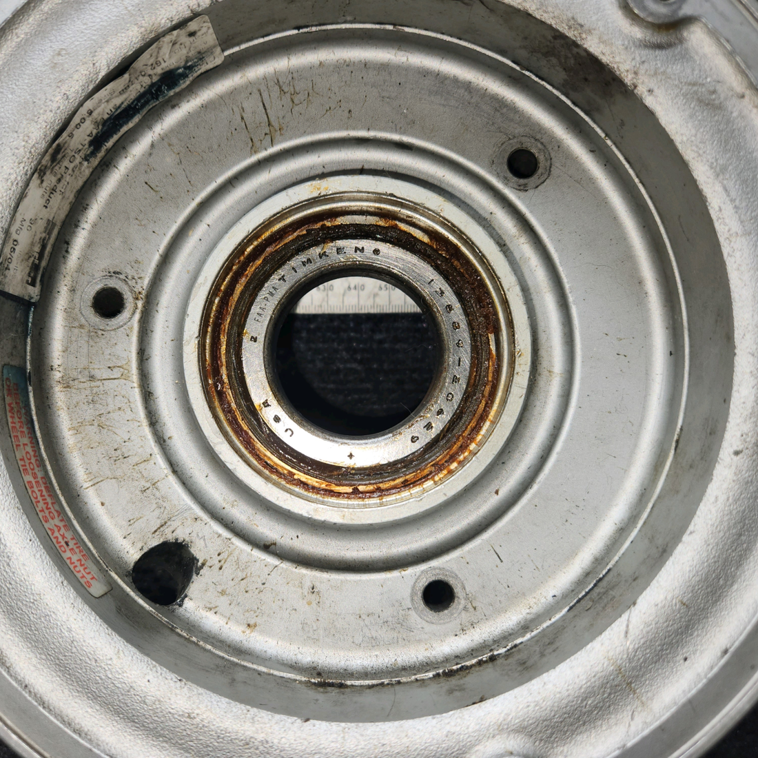 Used aircraft parts for sale, 162-04700 Cleveland Beechcraft C23 SUNDOWNER Outer Main Landing Gear Wheel Half (6.00-6)