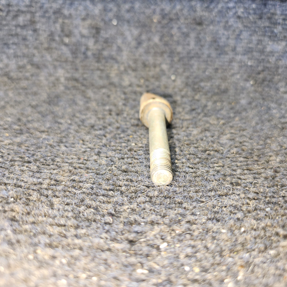 Used aircraft parts for sale, 402-057 Piper PA28 Door Cabin Attach Bolt Set 2