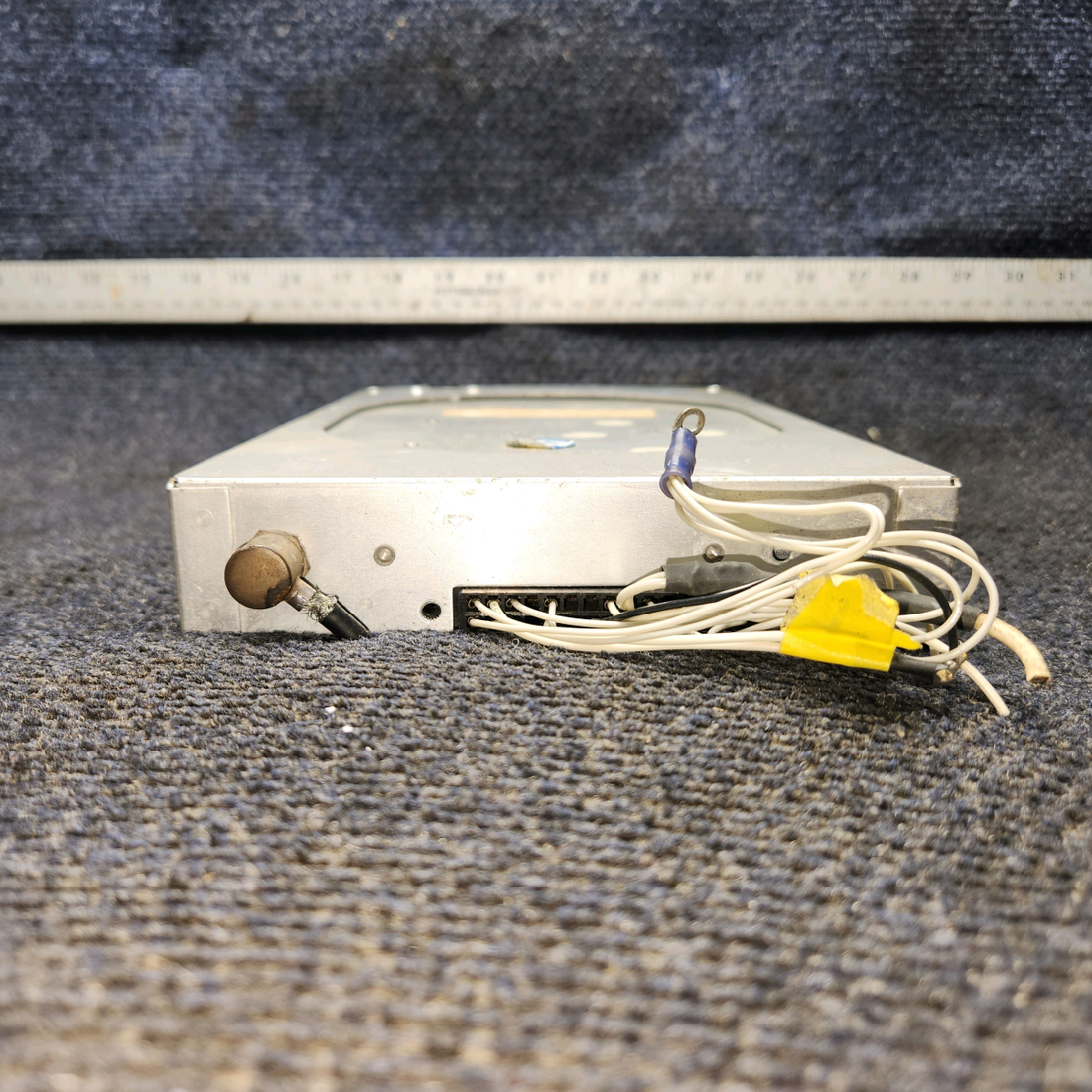 Used aircraft parts for sale, 064-1051-70 King KY-97A Piper PA28-140 Com Transceiver with rack and connector 14V