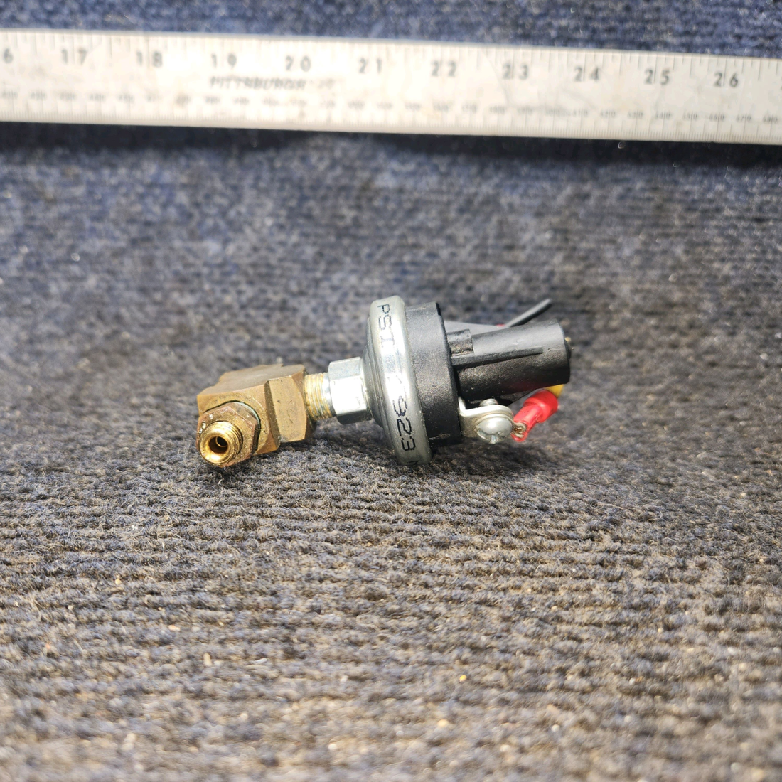 Used aircraft parts for sale, 76575-4 Honeywell Cessna 172E Hobbs Pressure Switch