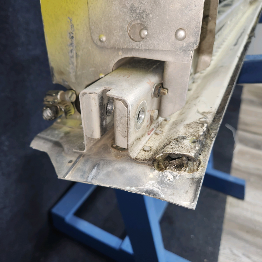 Used aircraft parts for sale, 0511162-5 CESSNA 172K FUSELAGE CENTER SECTION FWD SPAR