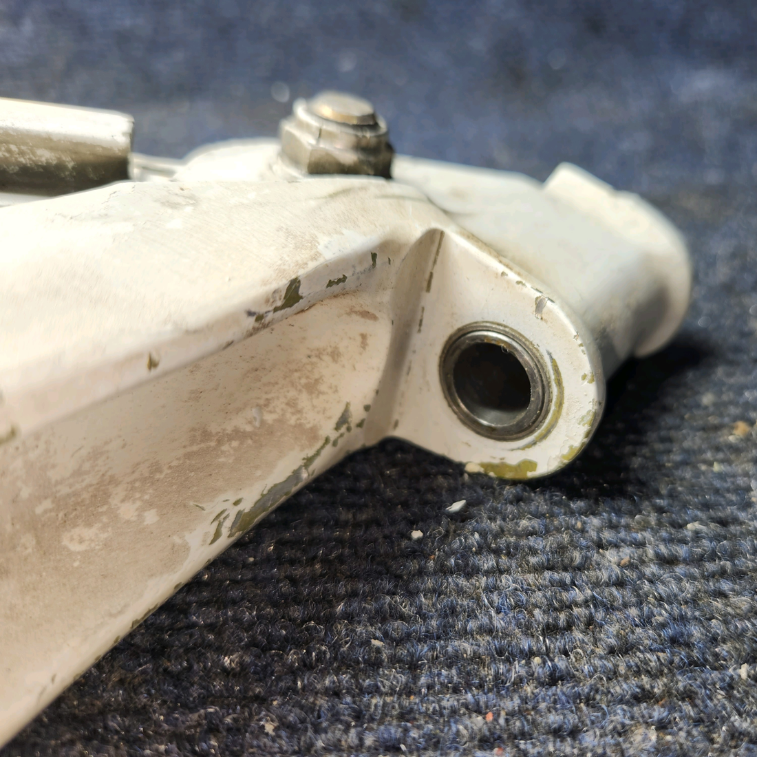 Used aircraft parts for sale, 95-810002-613 BEECHCRAFT 95-55B Gear Assy Main - LH