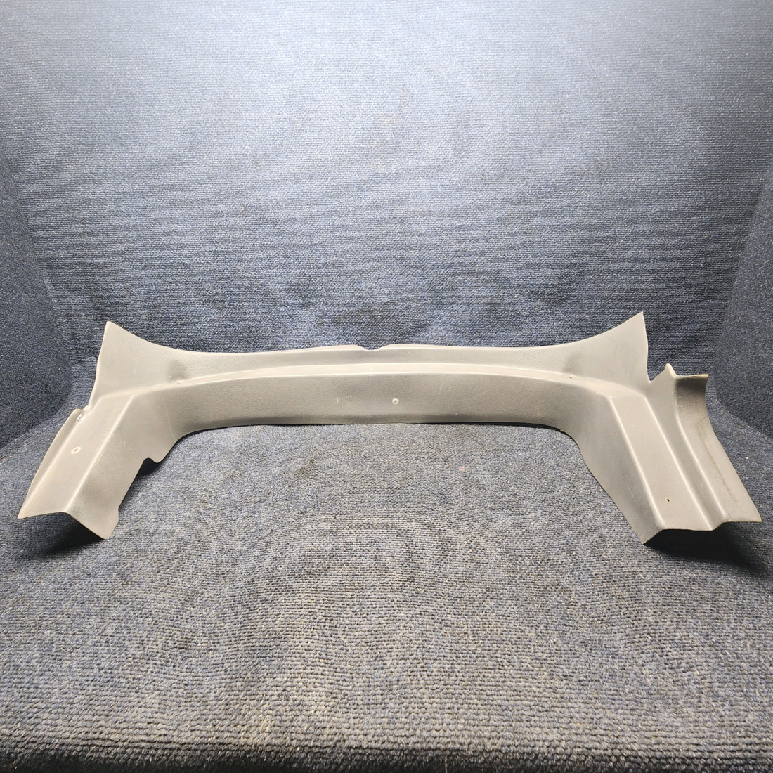 Used aircraft parts for sale, 2415014-7 Cessna 172RG MOLDING REAR WINDOW LOWER