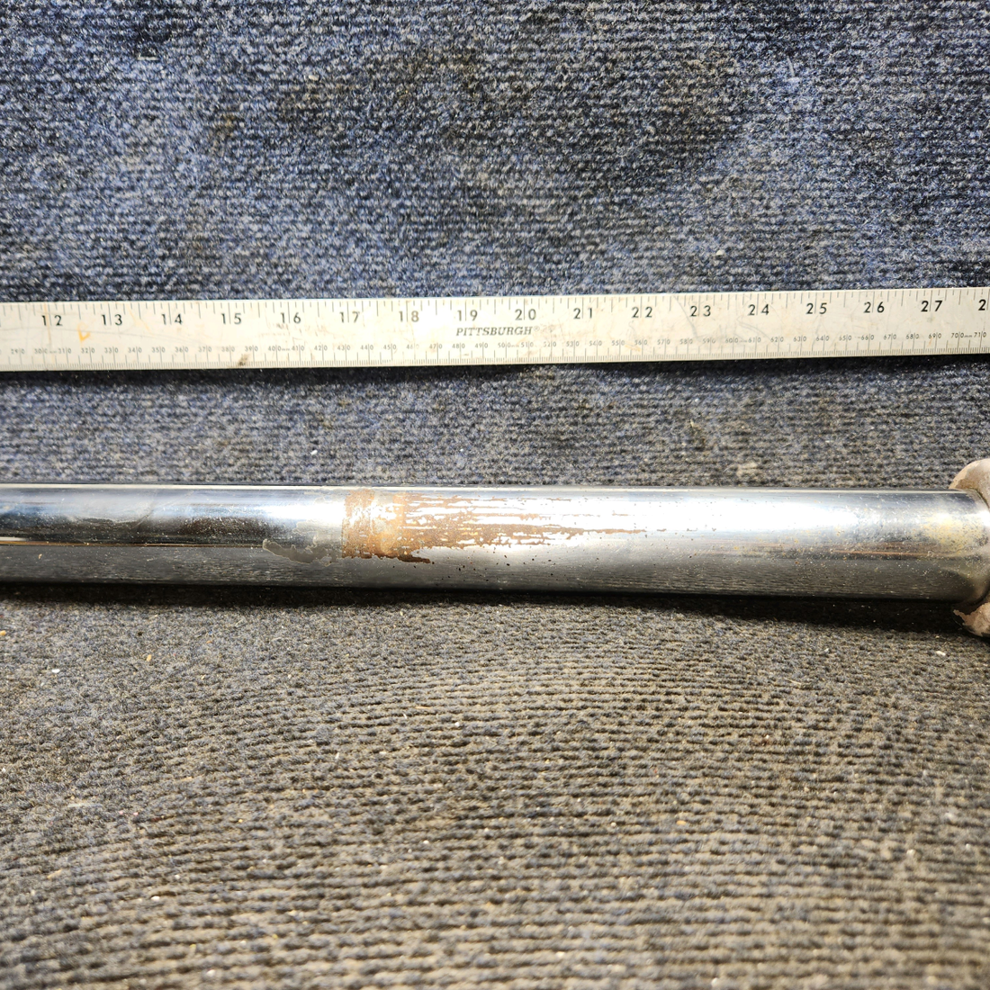 Used aircraft parts for sale, 78738-03 Piper PA-28-140 Stub Axle with Chrome Piston Tube – RH