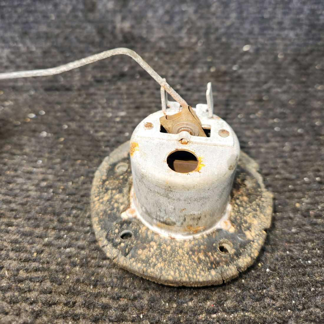 Used aircraft parts for sale, 0426517-1 cessna 150G Fuel Gauge Transmitter