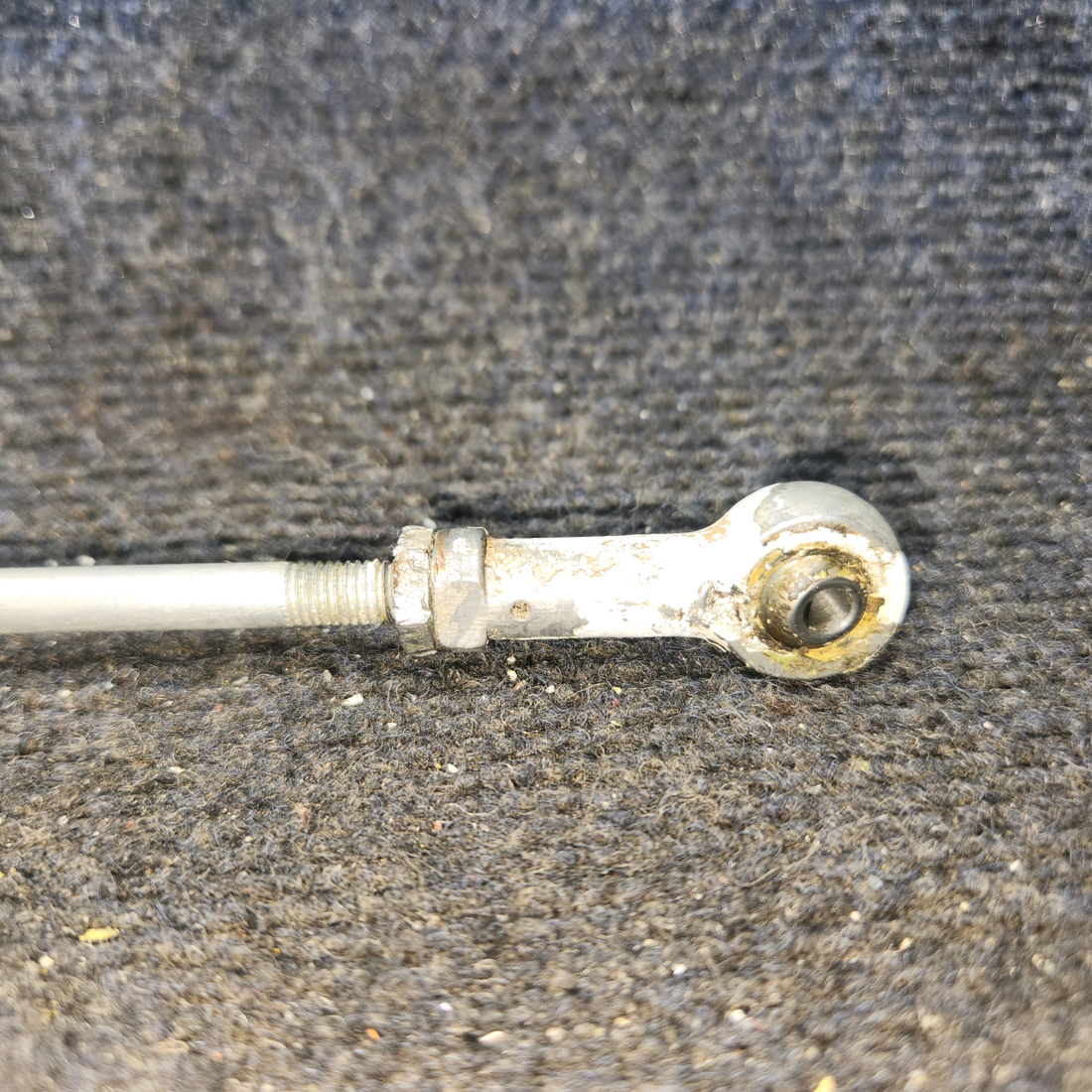 Used aircraft parts for sale, 0523537 Cessna 182G Flap Push-Pull Rod Assembly