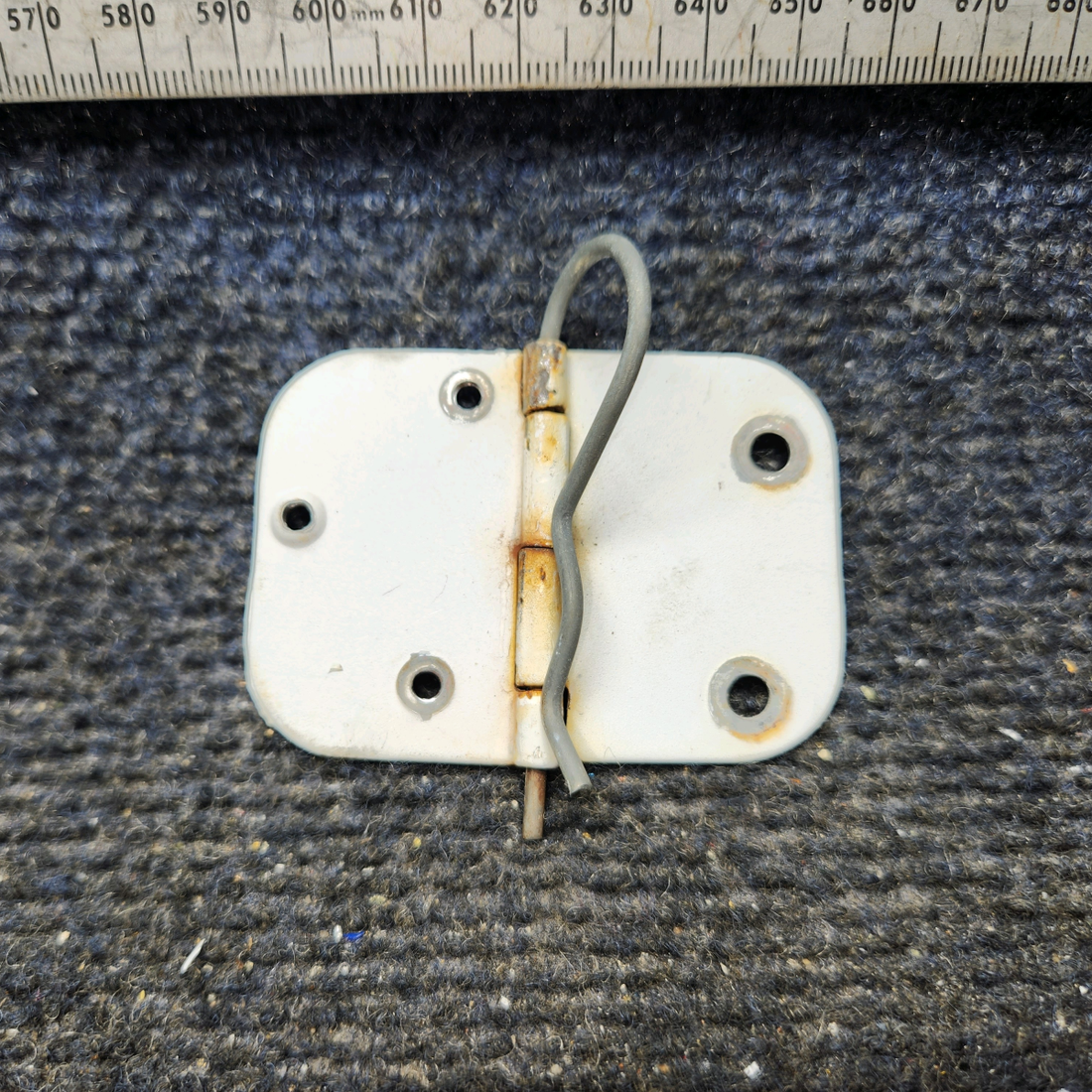 Used aircraft parts for sale, 0511280-4 Cessna 172E Cabin Door Lower Hinge Assembly RH