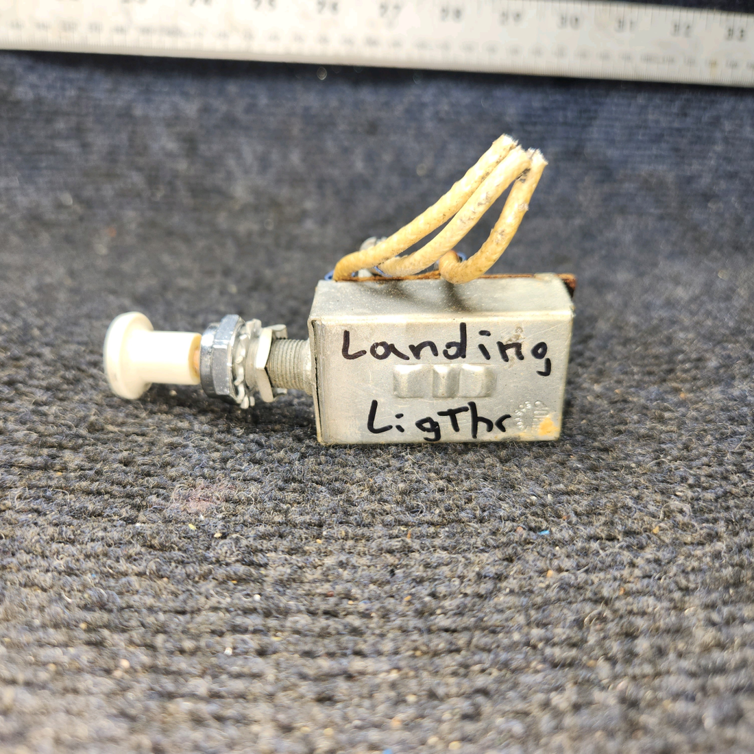 Used aircraft parts for sale, 0713035 Cessna 172 3-Position Landing/Taxi Light Pull Switch OFF/ON/ON