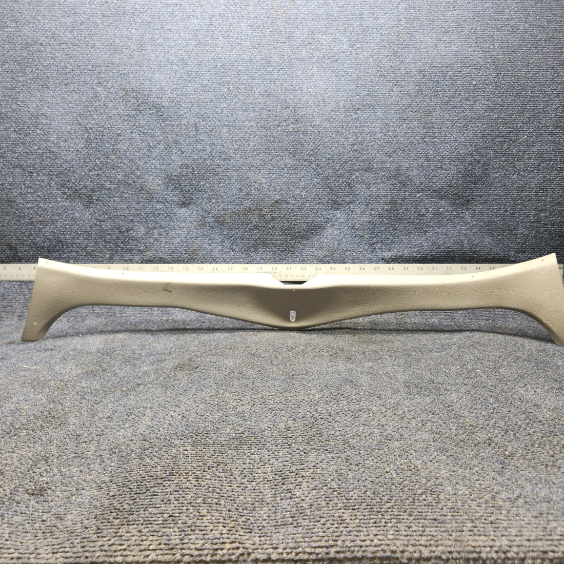 Used aircraft parts for sale, 0515014-2 Cessna 172RG MOLDING REAR WINDOW UPPER