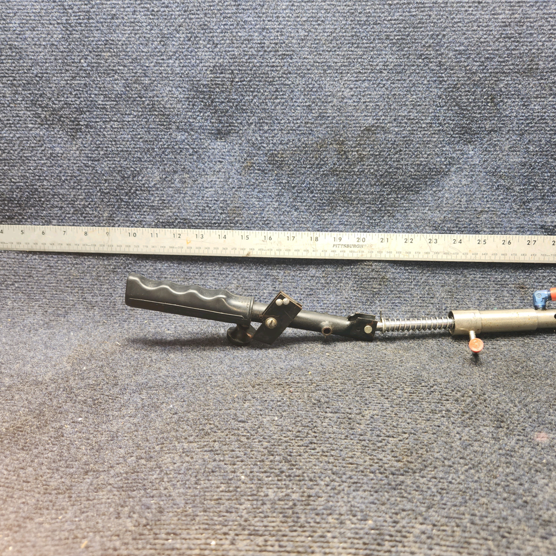 Used aircraft parts for sale, 10-22 Piper PA28-140 Brake Master Cylinder with Handle