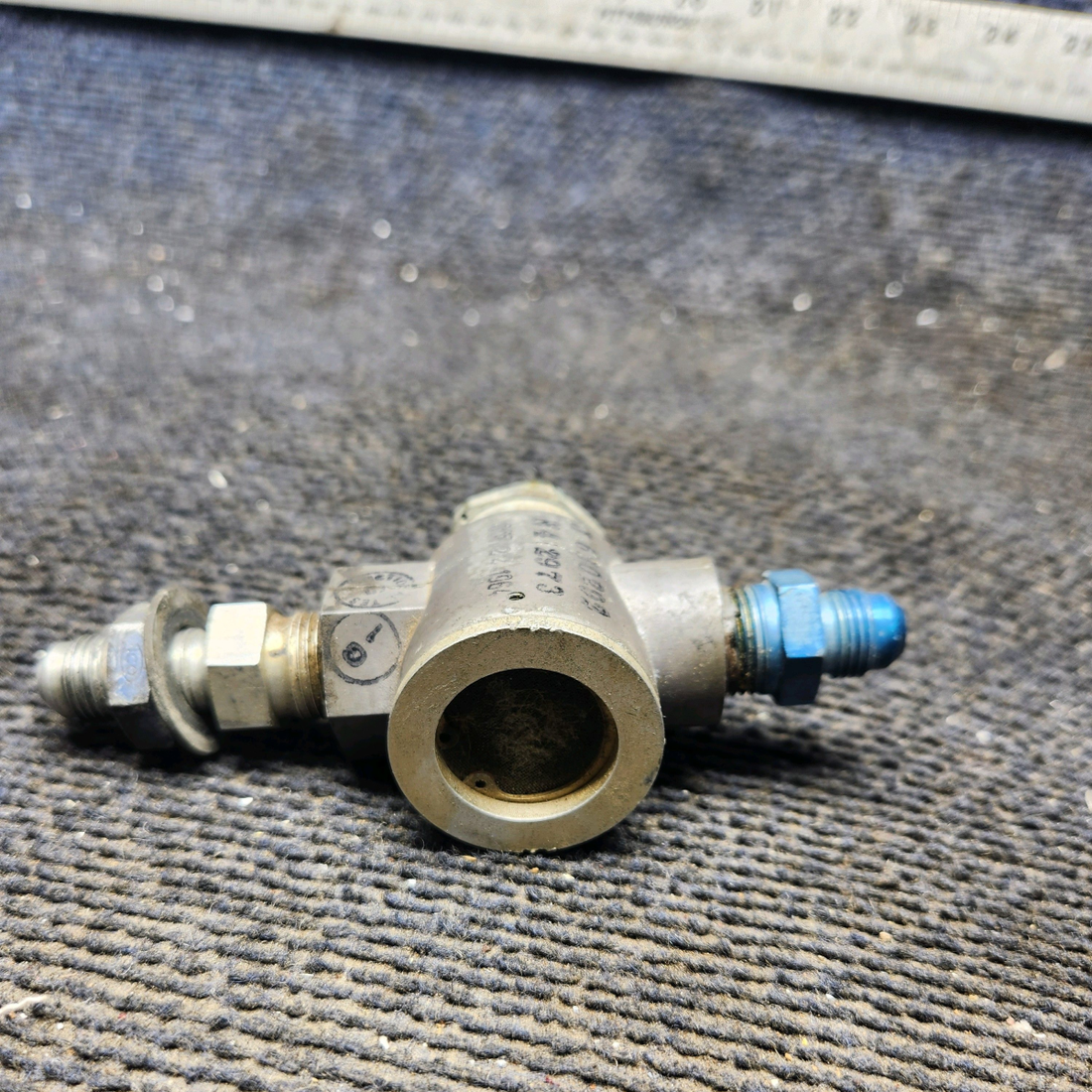Used aircraft parts for sale, C482001-0101 cessna 150G Suction Relief Valve