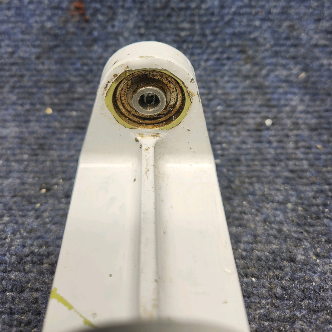 Used aircraft parts for sale, 45-524042-9 Beechcraft F33A HINGE ELEVATOR CENTER